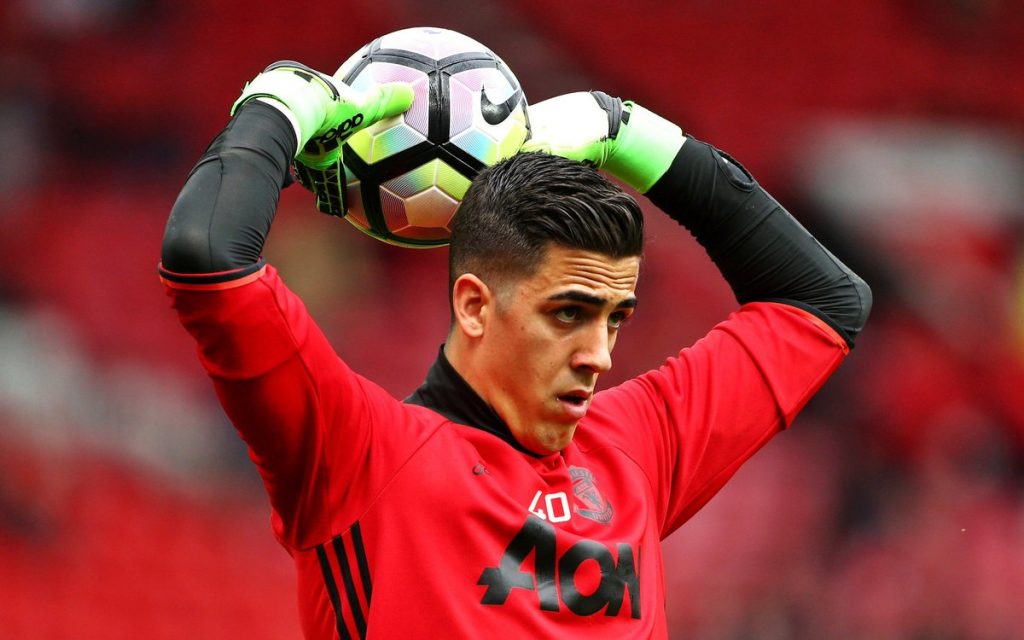 OFICIAL: Joel Pereira muda-se para a Escócia